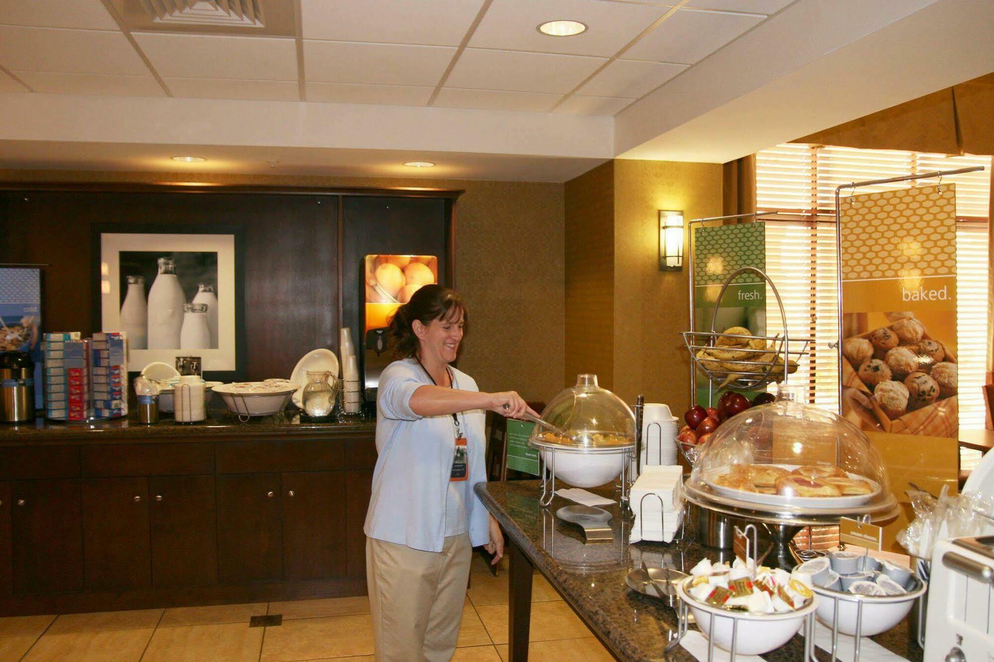 Hampton Inn & Suites Navarre Restaurant bilde